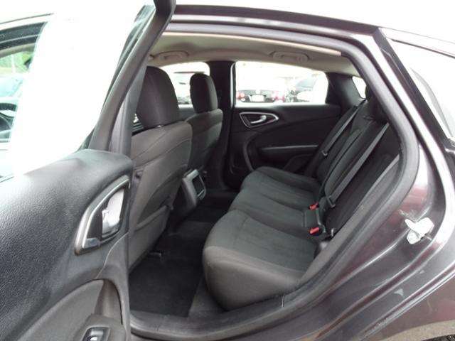 2016 Chrysler 200 Limited 4Dr Sedan